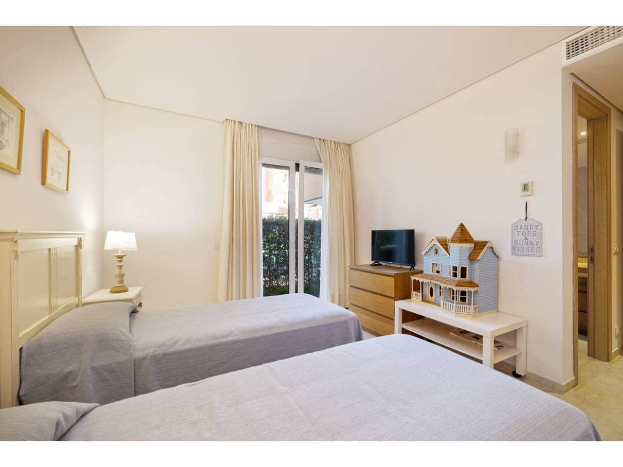 3 slaapkamer Appartement te koop in Sotogrande met zwembad garage - € 910.000 (Ref: 9731525)