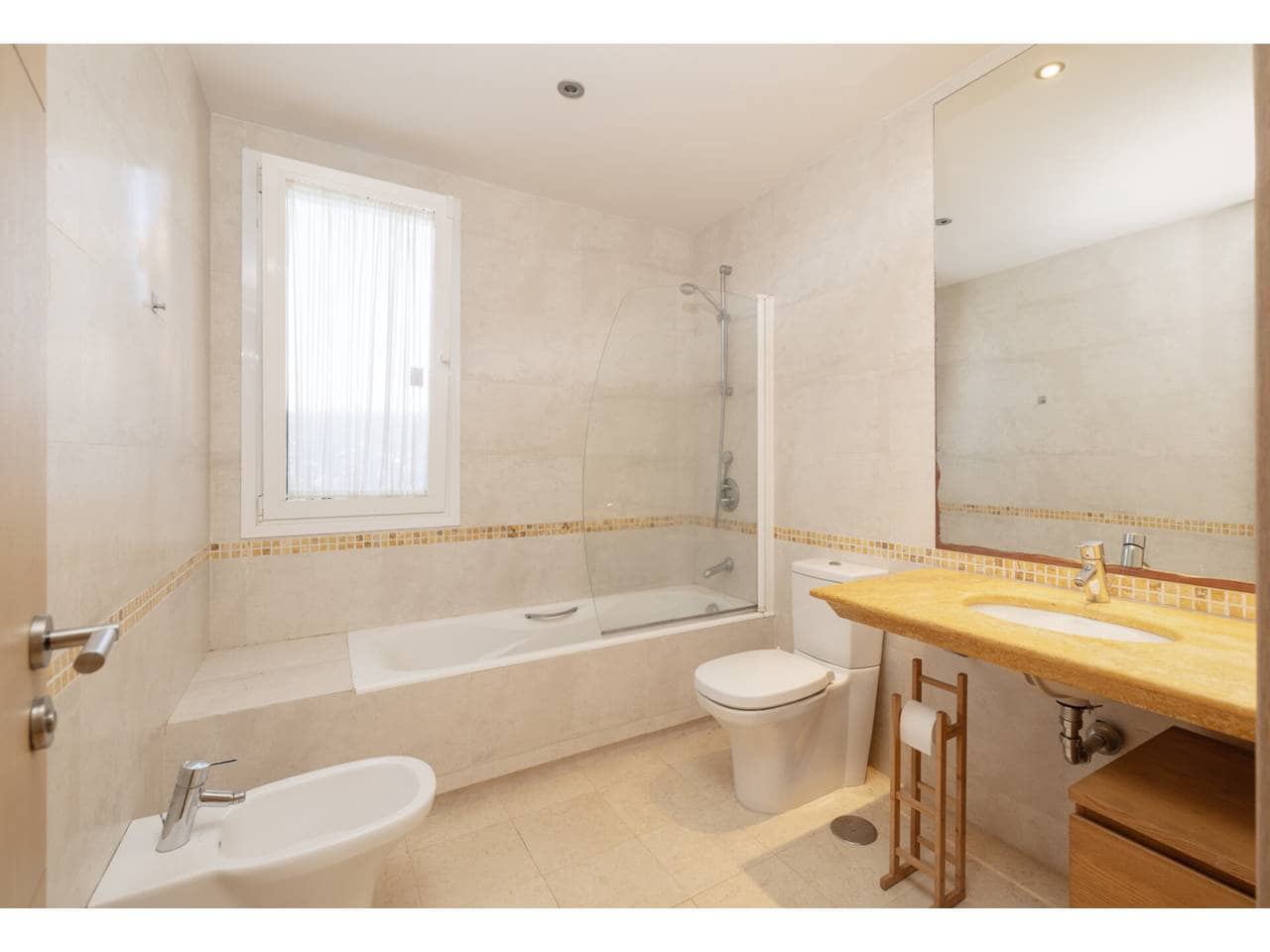 3 slaapkamer Appartement te koop in Sotogrande met zwembad garage - € 910.000 (Ref: 9731525)