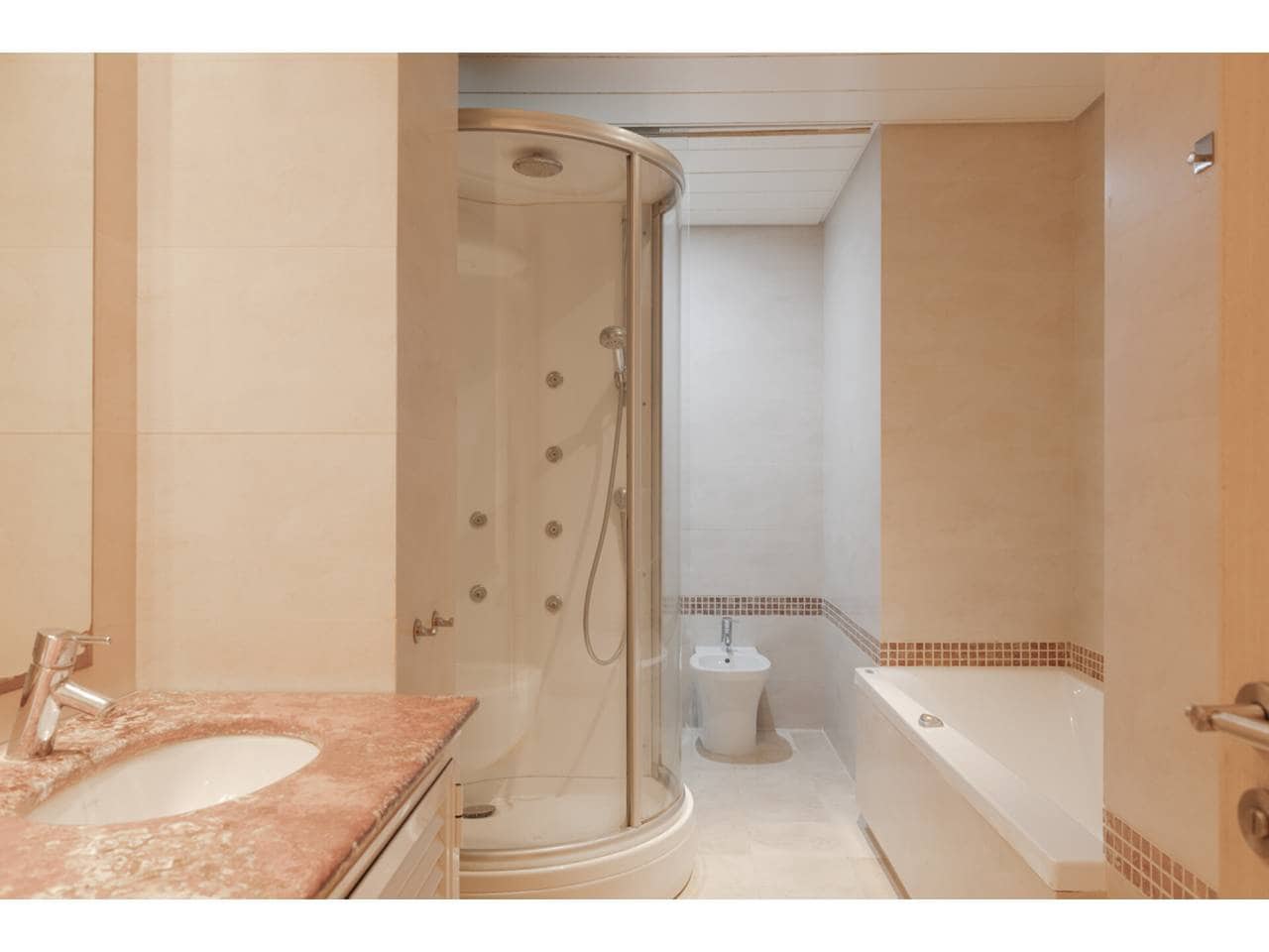 3 slaapkamer Appartement te koop in Sotogrande met zwembad garage - € 910.000 (Ref: 9731525)