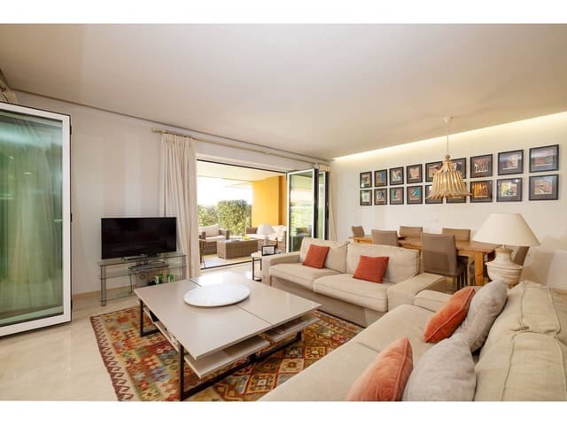 3 chambre Appartement à vendre à Sotogrande, San Roque avec piscine garage - 910 000 € (Ref: 9731525)