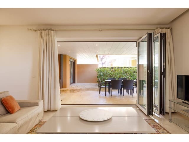 3 chambre Appartement à vendre à Sotogrande, San Roque avec piscine garage - 870 000 € (Ref: 9731525)
