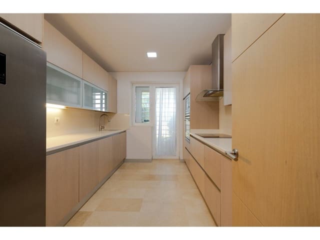 3 chambre Appartement à vendre à Sotogrande, San Roque avec piscine garage - 870 000 € (Ref: 9731525)