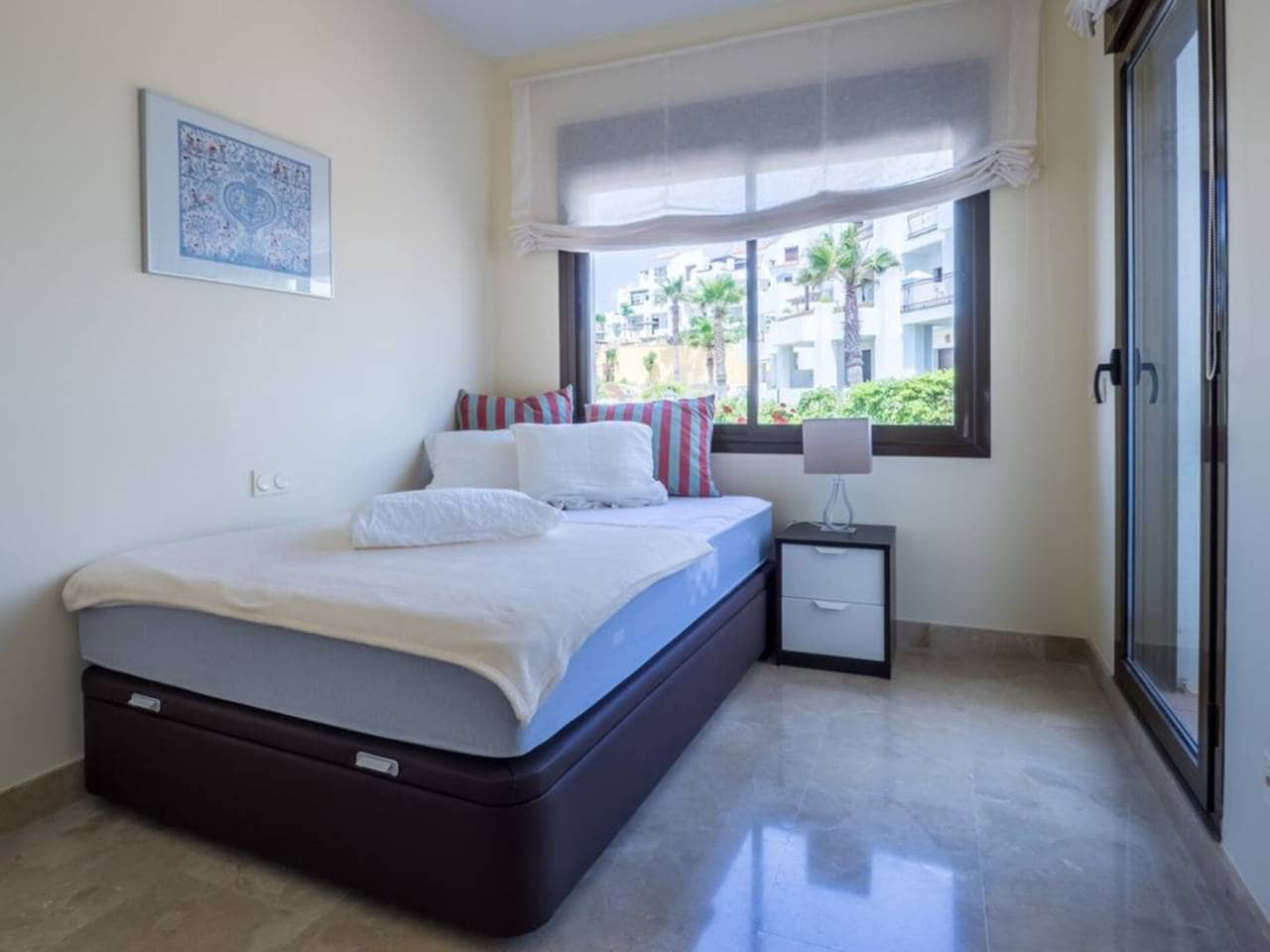 4 quarto Casa em Banda para venda em La Alcaidesa com piscina garagem - 630 000 € (Ref: 9788091)