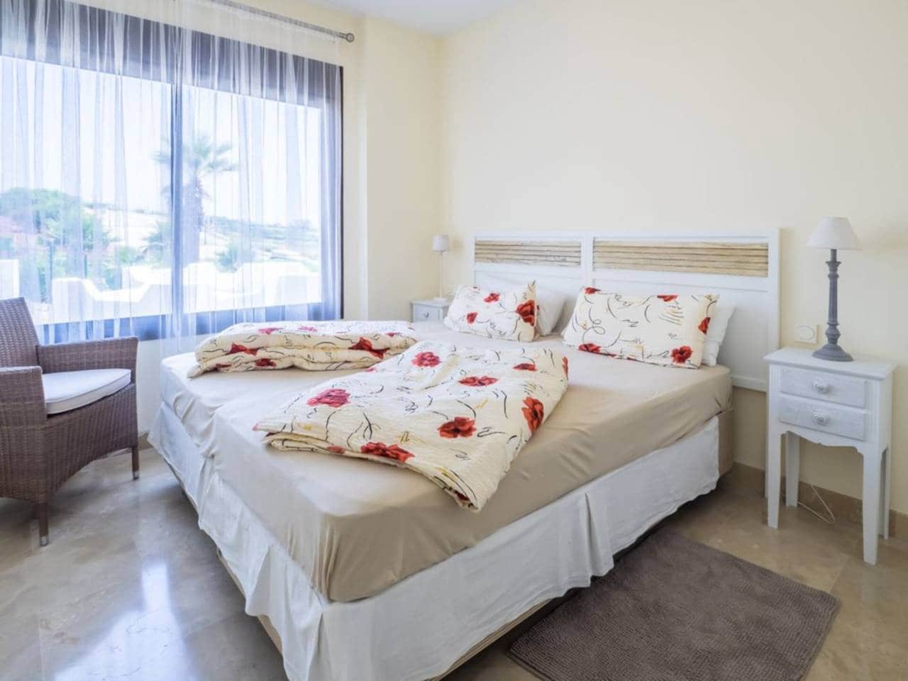 4 quarto Casa em Banda para venda em La Alcaidesa com piscina garagem - 630 000 € (Ref: 9788091)