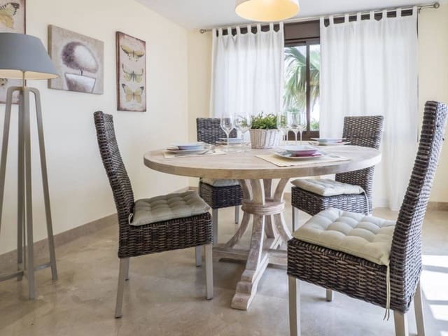 4 quarto Casa em Banda para venda em La Alcaidesa com piscina garagem - 630 000 € (Ref: 9788091)