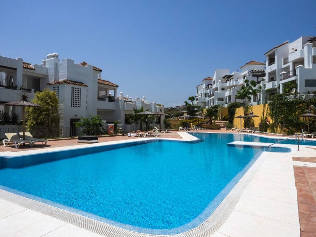 4 quarto Casa em Banda para venda em La Alcaidesa com piscina garagem - 630 000 € (Ref: 9788091)