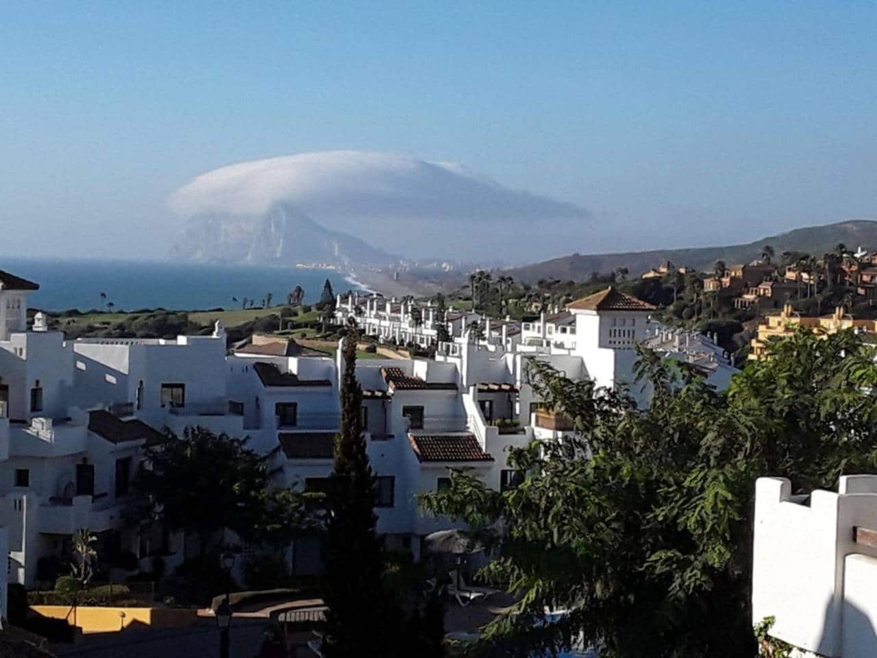 4 quarto Casa em Banda para venda em La Alcaidesa com piscina garagem - 630 000 € (Ref: 9788091)