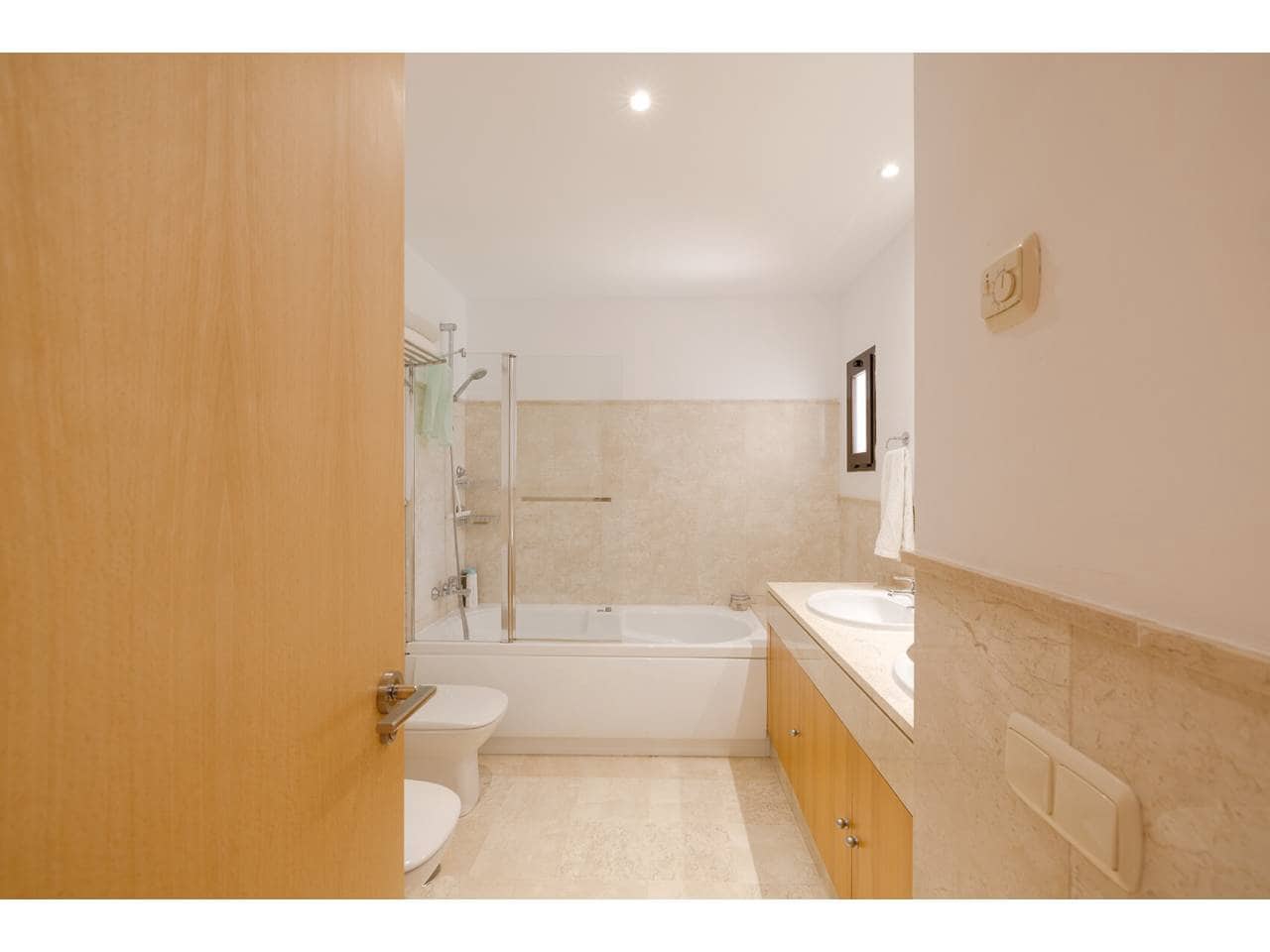 3 chambre Appartement à vendre à Casares avec piscine garage - 409 000 € (Ref: 9821901)