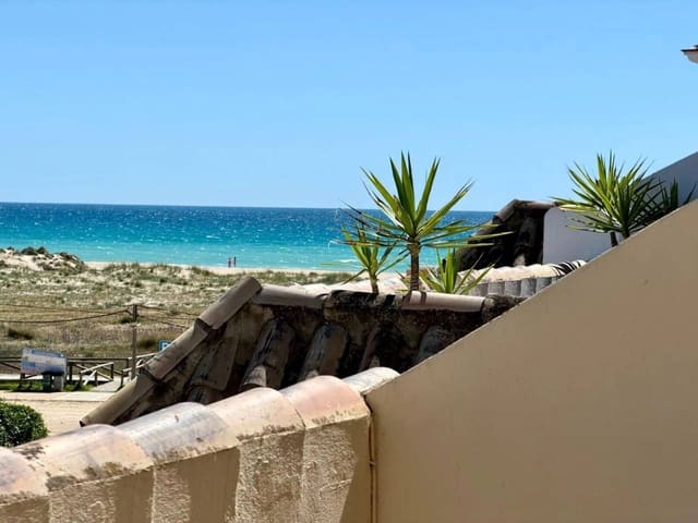 3 soveværelse Lejlighed til salg i Zahara de los Atunes, Barbate med garage - € 550.000 (Ref: 9833167)