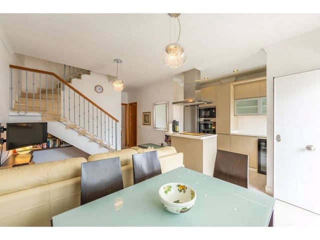 3 soveværelse Lejlighed til salg i Zahara de los Atunes, Barbate med garage - € 550.000 (Ref: 9833167)
