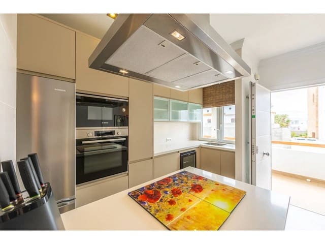 3 soveværelse Lejlighed til salg i Zahara de los Atunes, Barbate med garage - € 550.000 (Ref: 9833167)