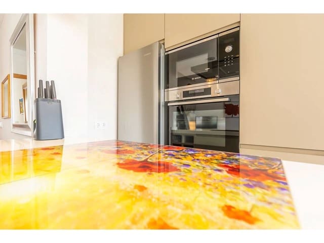 3 soveværelse Lejlighed til salg i Zahara de los Atunes, Barbate med garage - € 550.000 (Ref: 9833167)