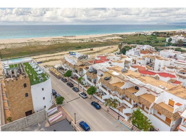 3 soveværelse Lejlighed til salg i Zahara de los Atunes, Barbate med garage - € 550.000 (Ref: 9833167)