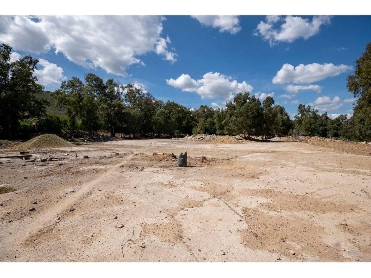Undeveloped Land for sale in La Linea de la Concepcion - € 16,000,000 (Ref: 9833168)