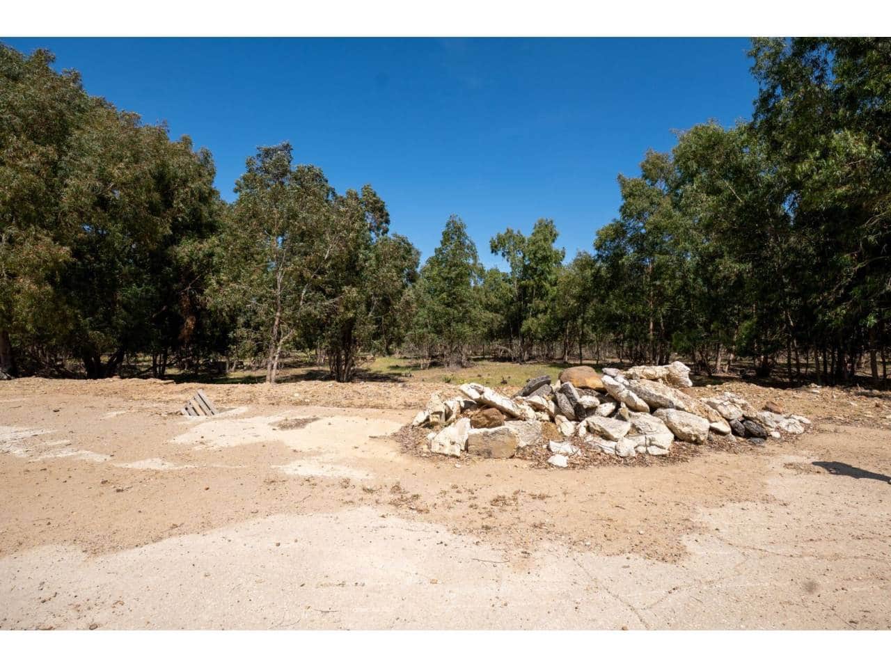 Undeveloped Land for sale in La Linea de la Concepcion - € 16,000,000 (Ref: 9833168)