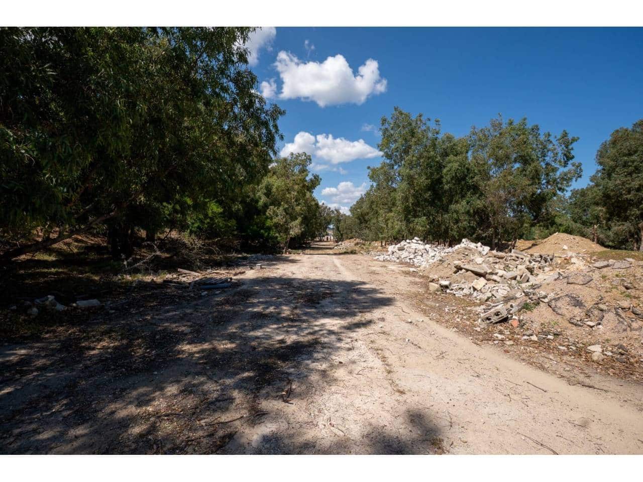 Undeveloped Land for sale in La Linea de la Concepcion - € 16,000,000 (Ref: 9833168)