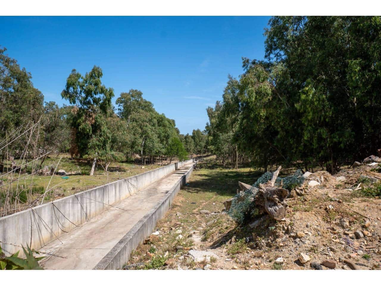 Undeveloped Land for sale in La Linea de la Concepcion - € 16,000,000 (Ref: 9833168)
