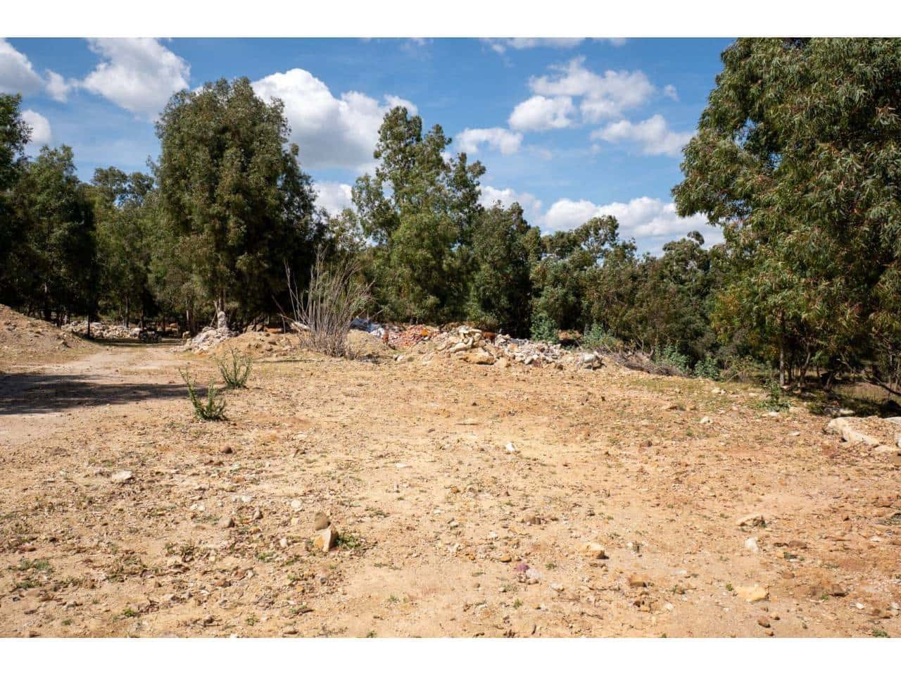 Undeveloped Land for sale in La Linea de la Concepcion - € 16,000,000 (Ref: 9833168)