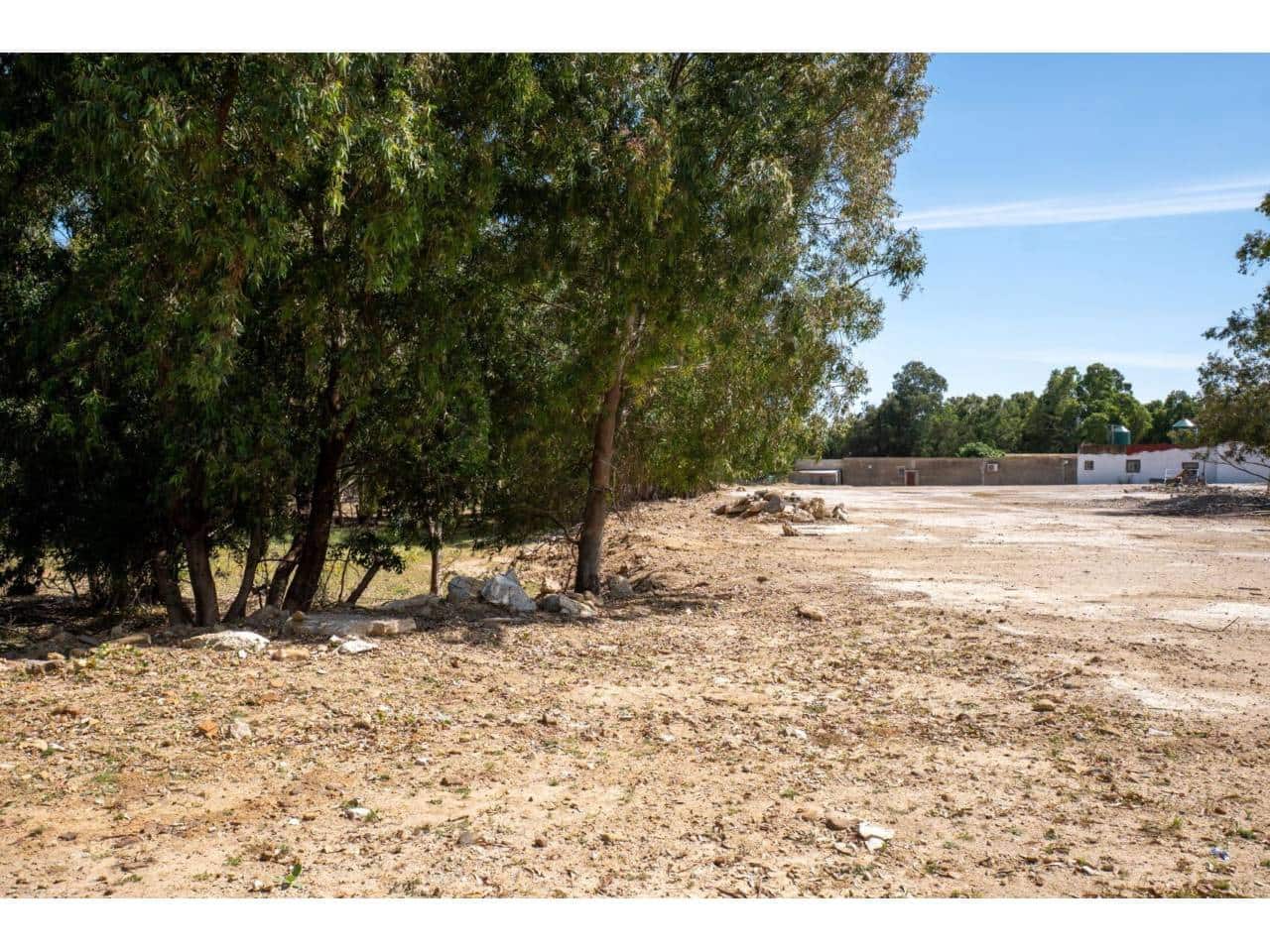 Undeveloped Land for sale in La Linea de la Concepcion - € 16,000,000 (Ref: 9833168)