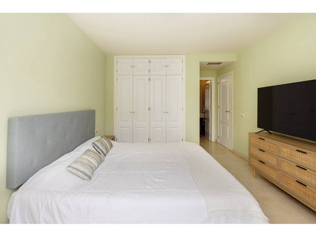 3 slaapkamer Appartement te koop in Manilva met zwembad garage - € 339.000 (Ref: 9835074)
