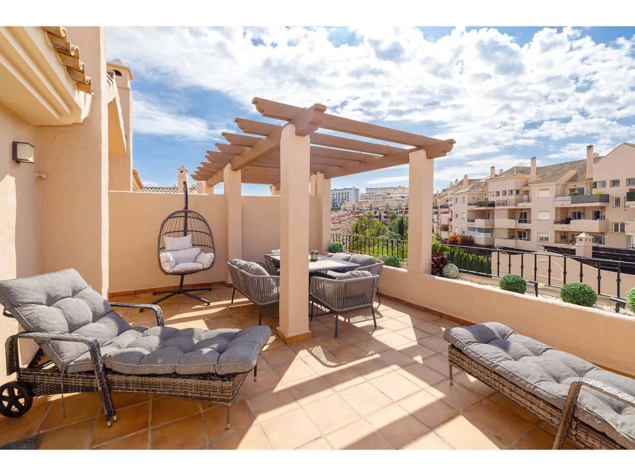 3 slaapkamer Appartement te koop in Manilva met zwembad garage - € 339.000 (Ref: 9835074)