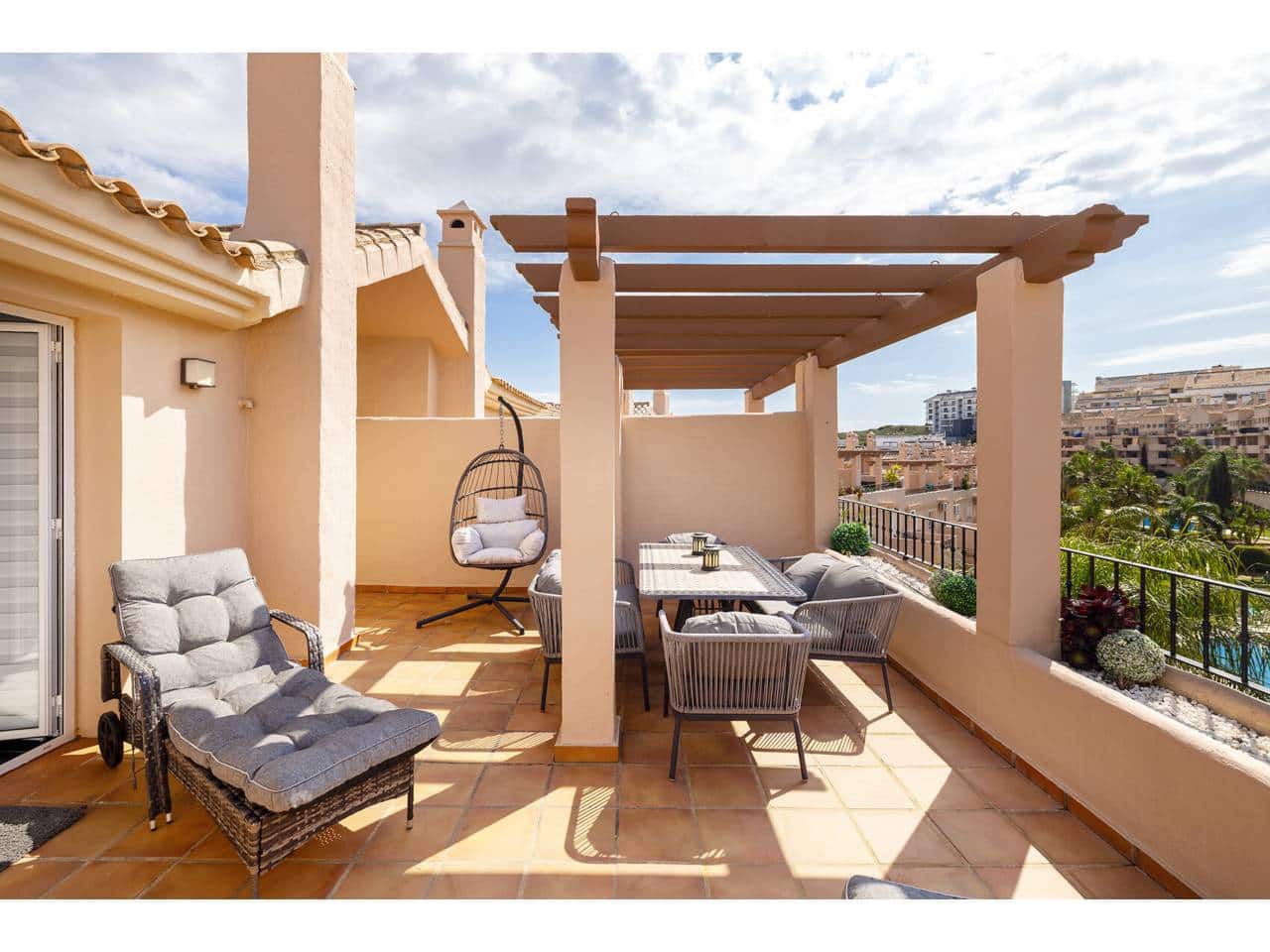 3 slaapkamer Appartement te koop in Manilva met zwembad garage - € 339.000 (Ref: 9835074)