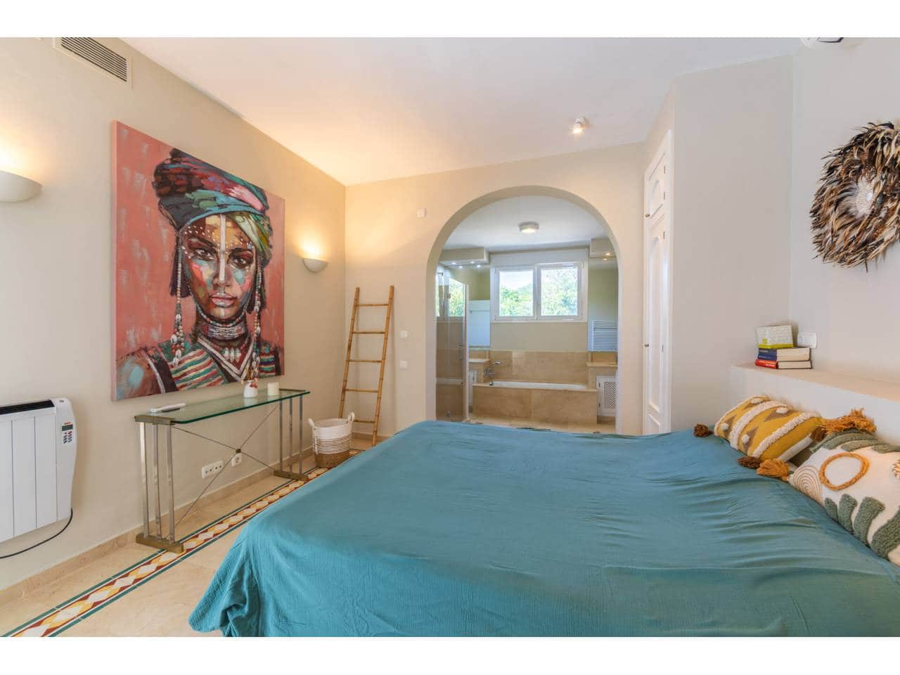 4 bedroom Villa for sale in Benalup with pool garage - € 700,000 (Ref: 9844775)