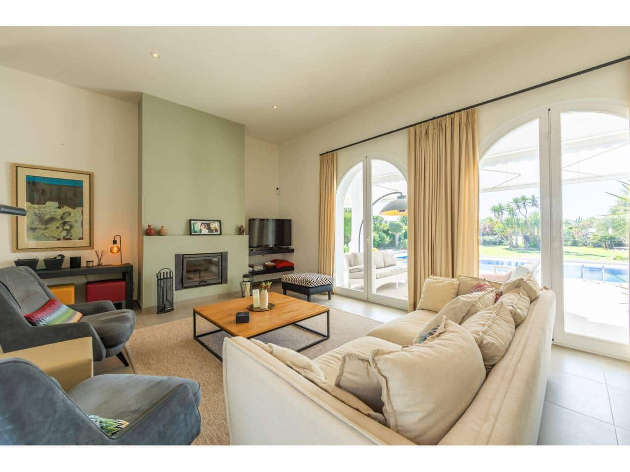 4 bedroom Villa for sale in Benalup with pool garage - € 700,000 (Ref: 9844775)