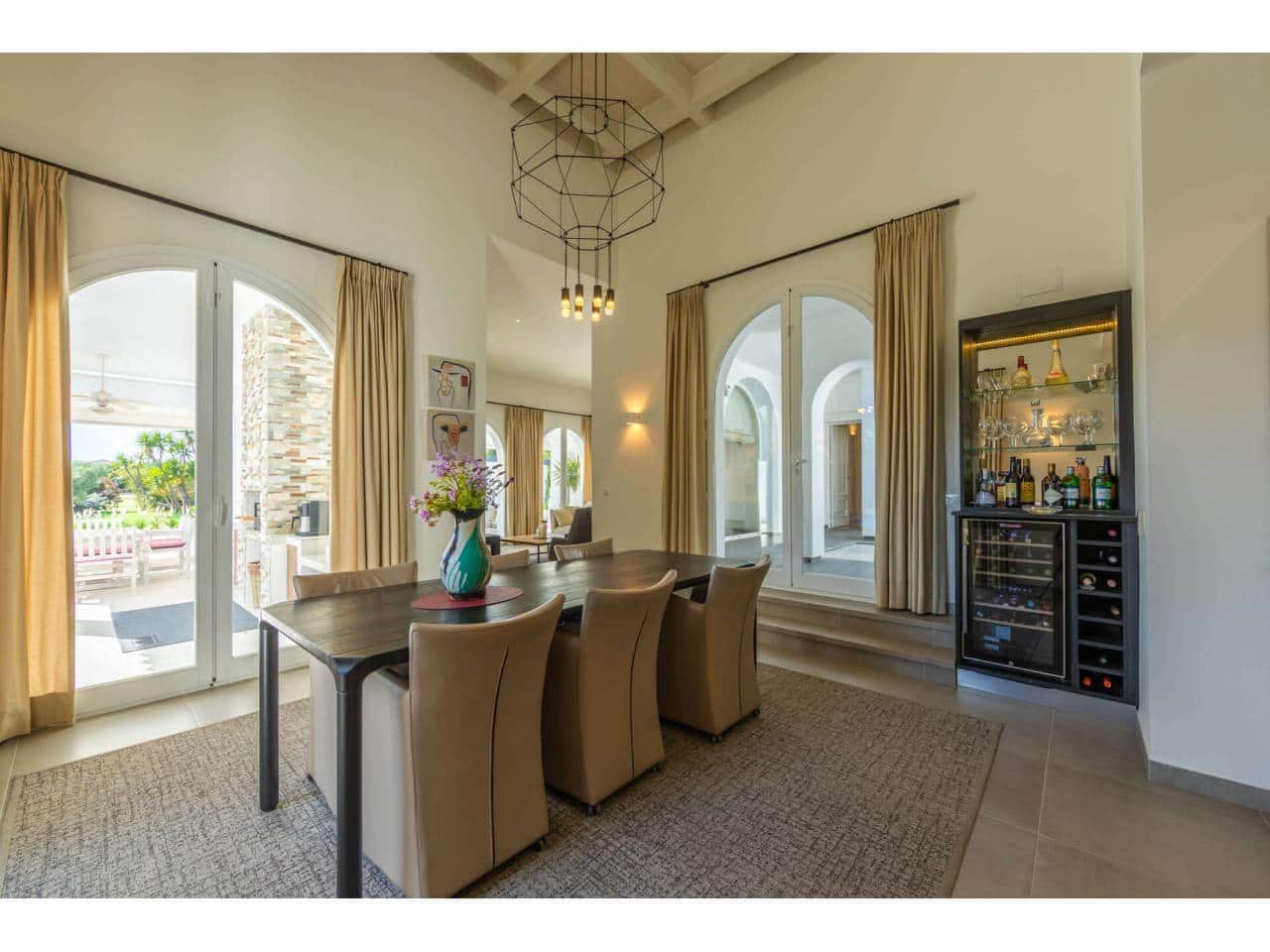 4 bedroom Villa for sale in Benalup with pool garage - € 700,000 (Ref: 9844775)
