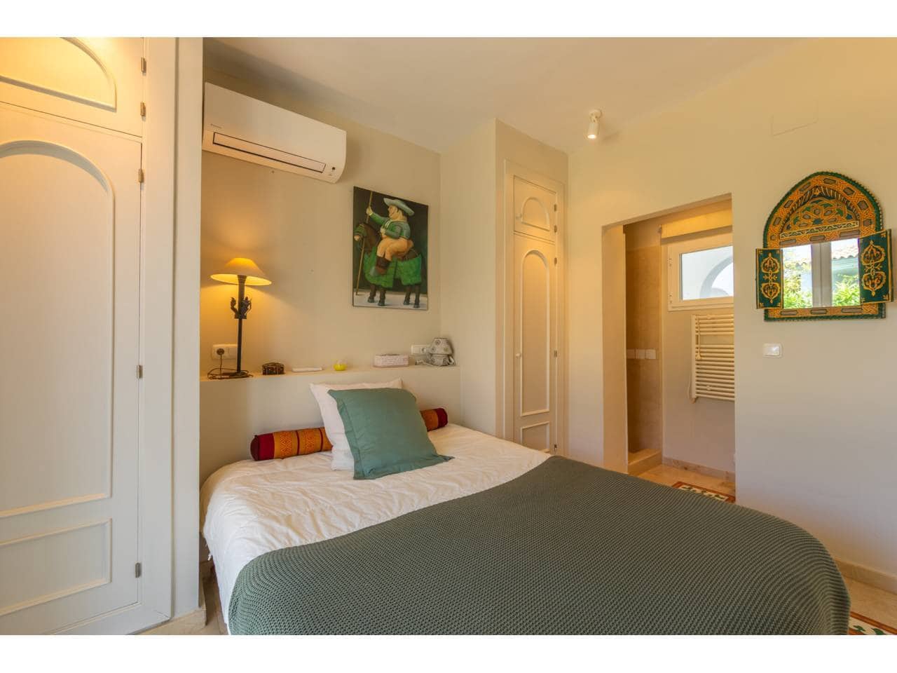 4 bedroom Villa for sale in Benalup with pool garage - € 700,000 (Ref: 9844775)