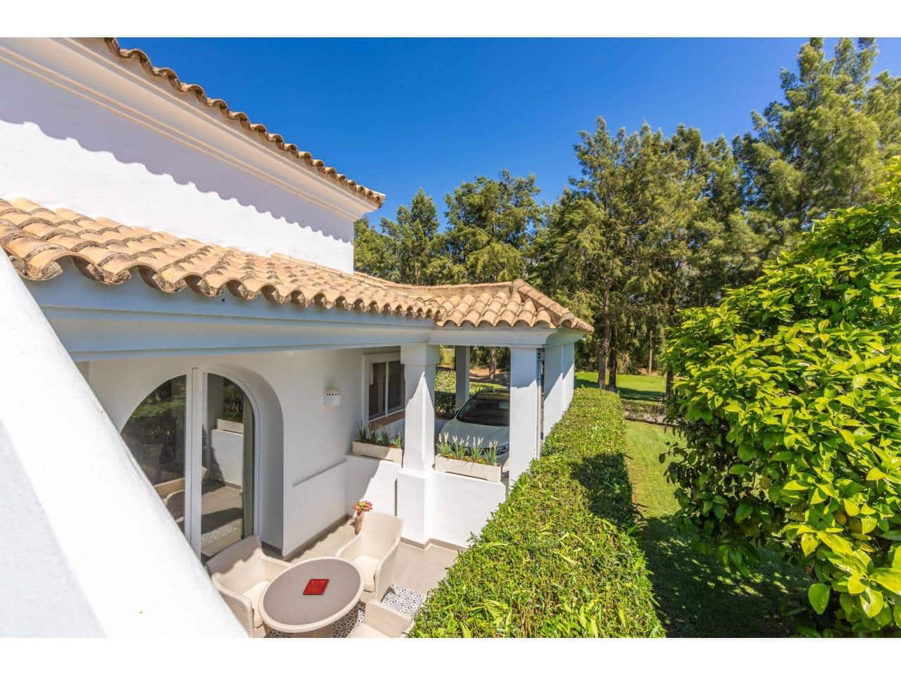 4 bedroom Villa for sale in Benalup with pool garage - € 700,000 (Ref: 9844775)