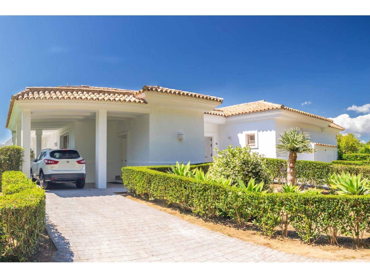 4 bedroom Villa for sale in Benalup with pool garage - € 700,000 (Ref: 9844775)