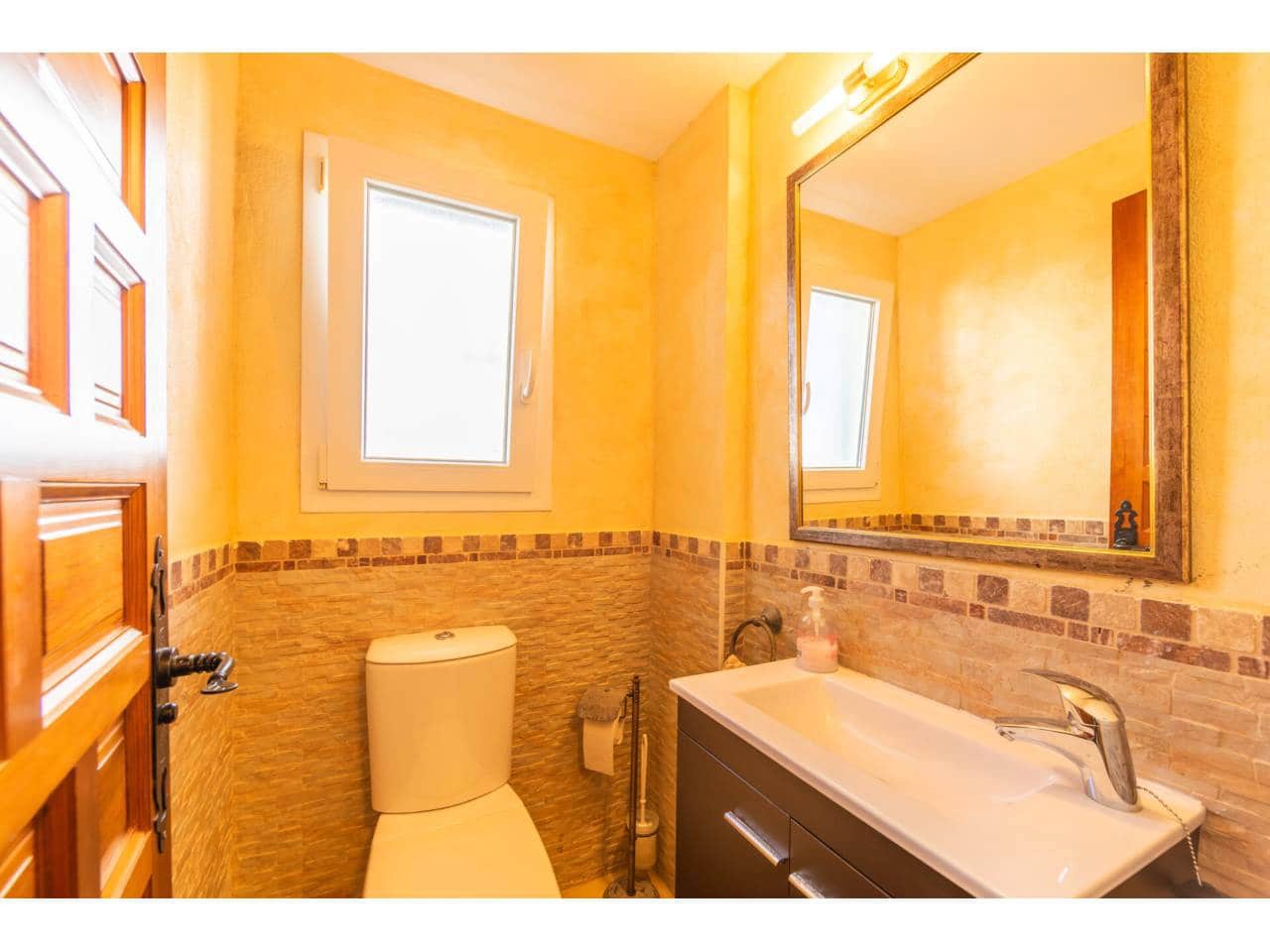 4 soverom Kjedet enebolig til salgs i Zahara de los Atunes med garasje - € 650 000 (Ref: 9848932)