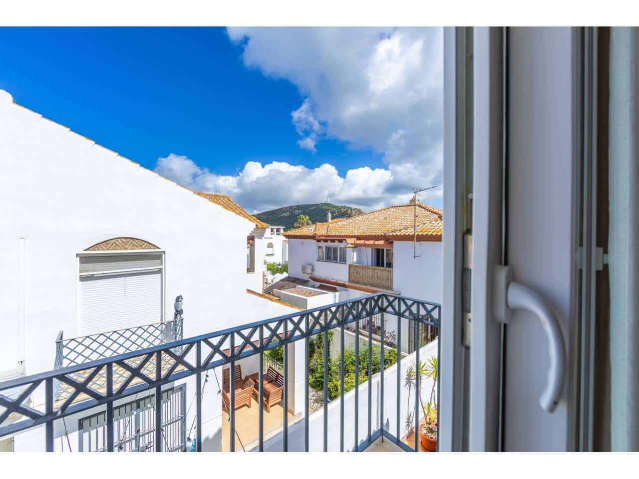 4 soverom Kjedet enebolig til salgs i Zahara de los Atunes med garasje - € 650 000 (Ref: 9848932)