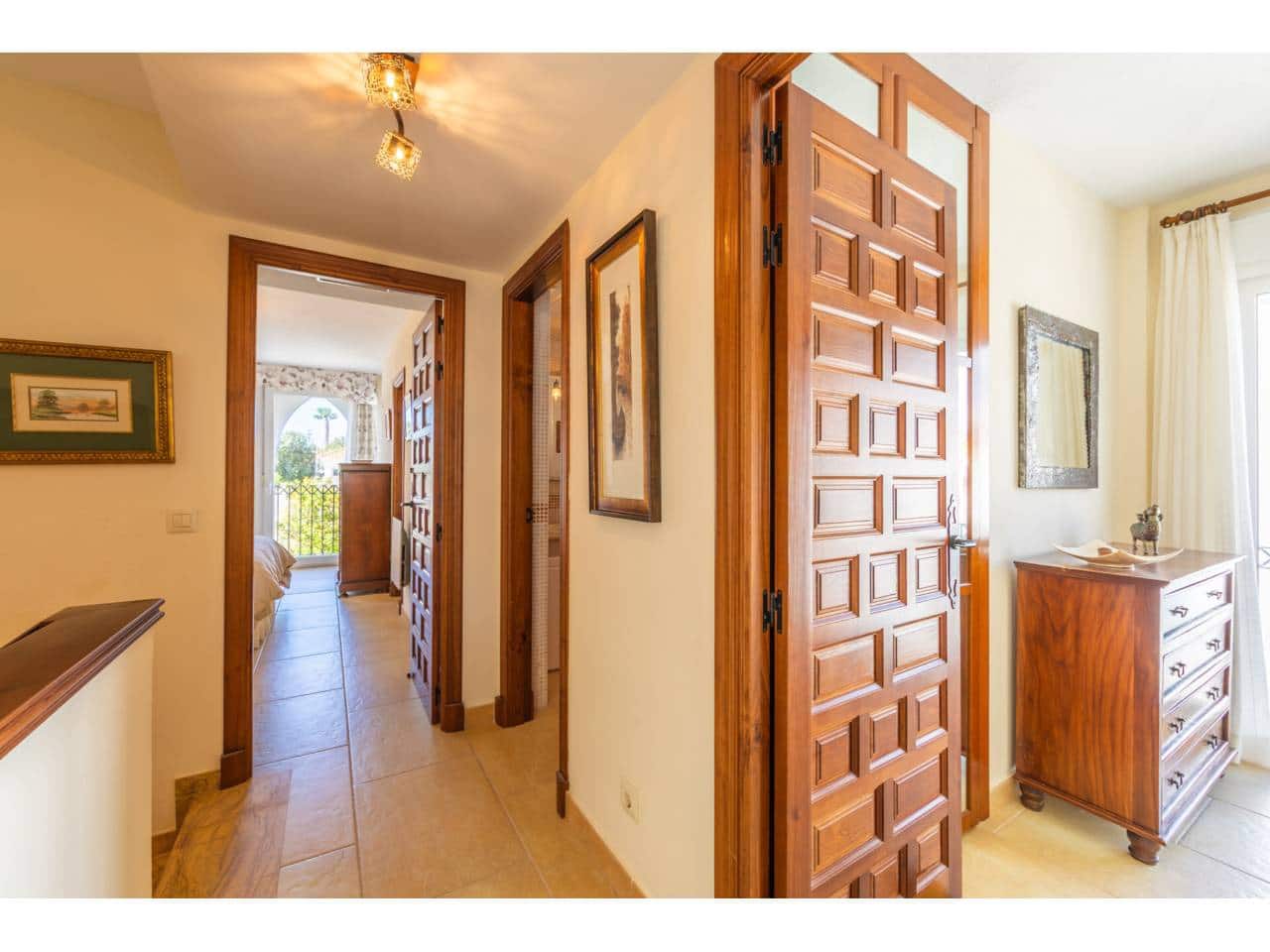 4 soverom Kjedet enebolig til salgs i Zahara de los Atunes med garasje - € 650 000 (Ref: 9848932)
