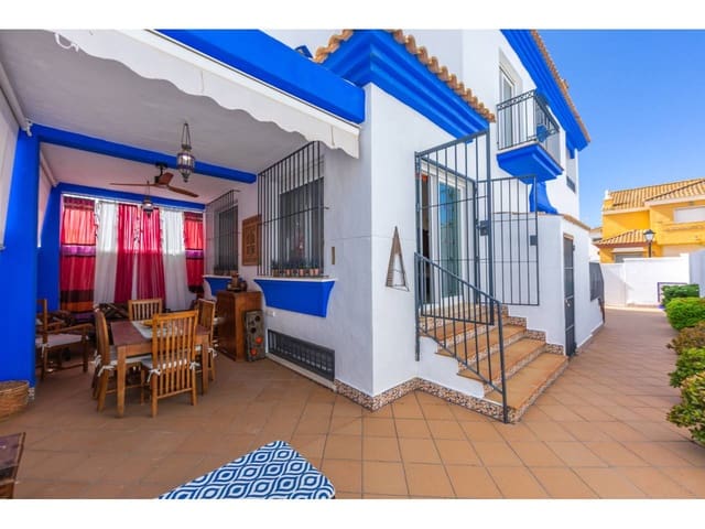 4 soverom Kjedet enebolig til salgs i Zahara de los Atunes, Barbate med garasje - € 650 000 (Ref: 9848932)