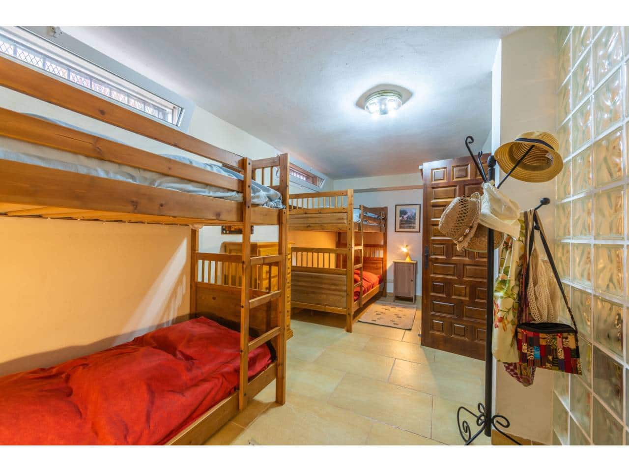 4 soverom Kjedet enebolig til salgs i Zahara de los Atunes med garasje - € 650 000 (Ref: 9848932)