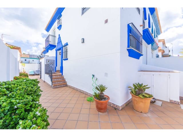 4 soverom Kjedet enebolig til salgs i Zahara de los Atunes, Barbate med garasje - € 650 000 (Ref: 9848932)