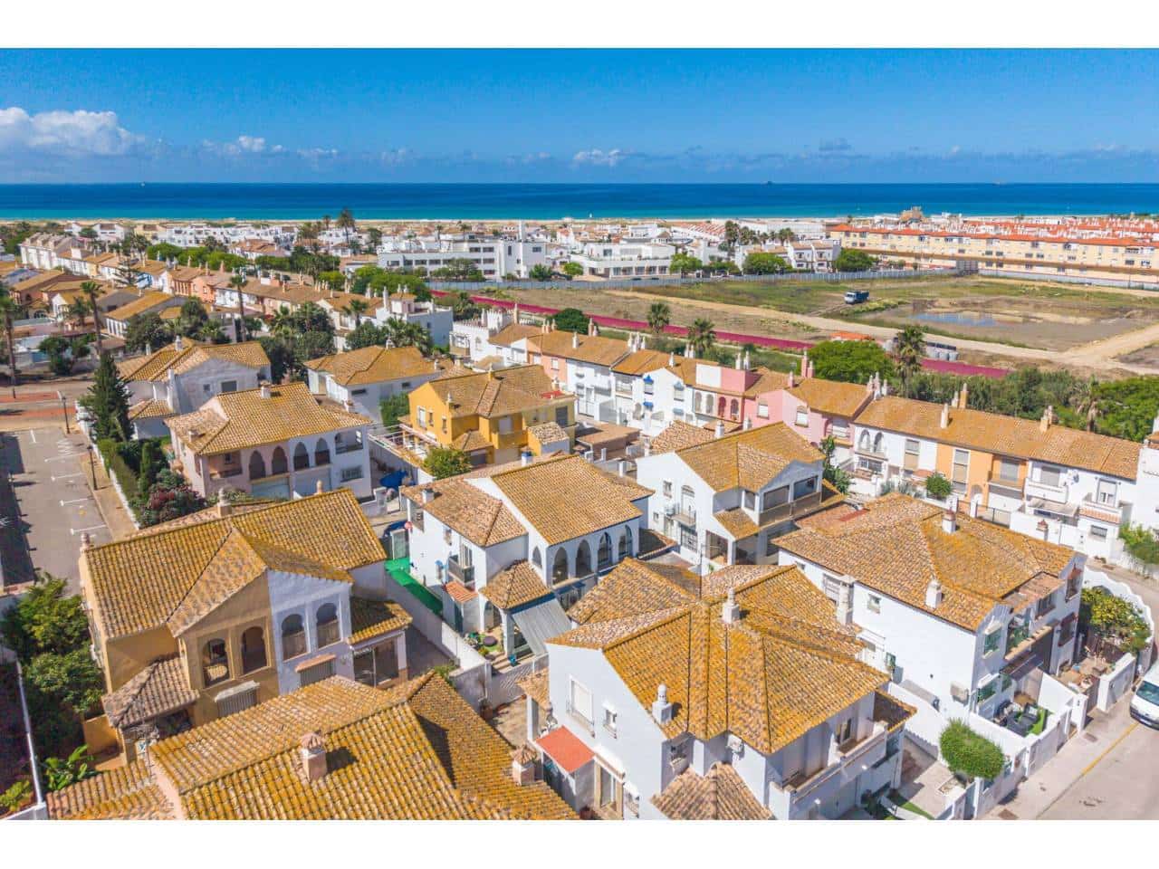 4 soverom Kjedet enebolig til salgs i Zahara de los Atunes med garasje - € 650 000 (Ref: 9848932)