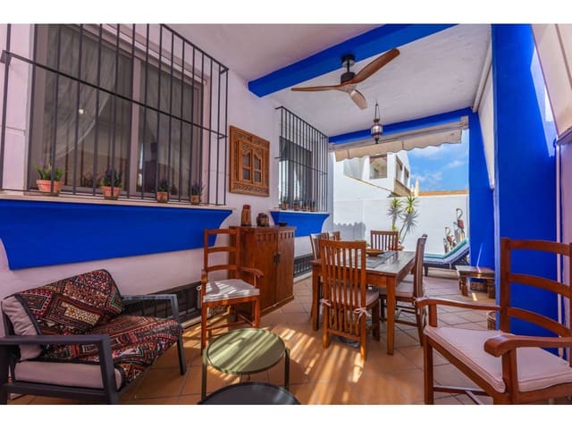 4 soverom Kjedet enebolig til salgs i Zahara de los Atunes, Barbate med garasje - € 650 000 (Ref: 9848932)