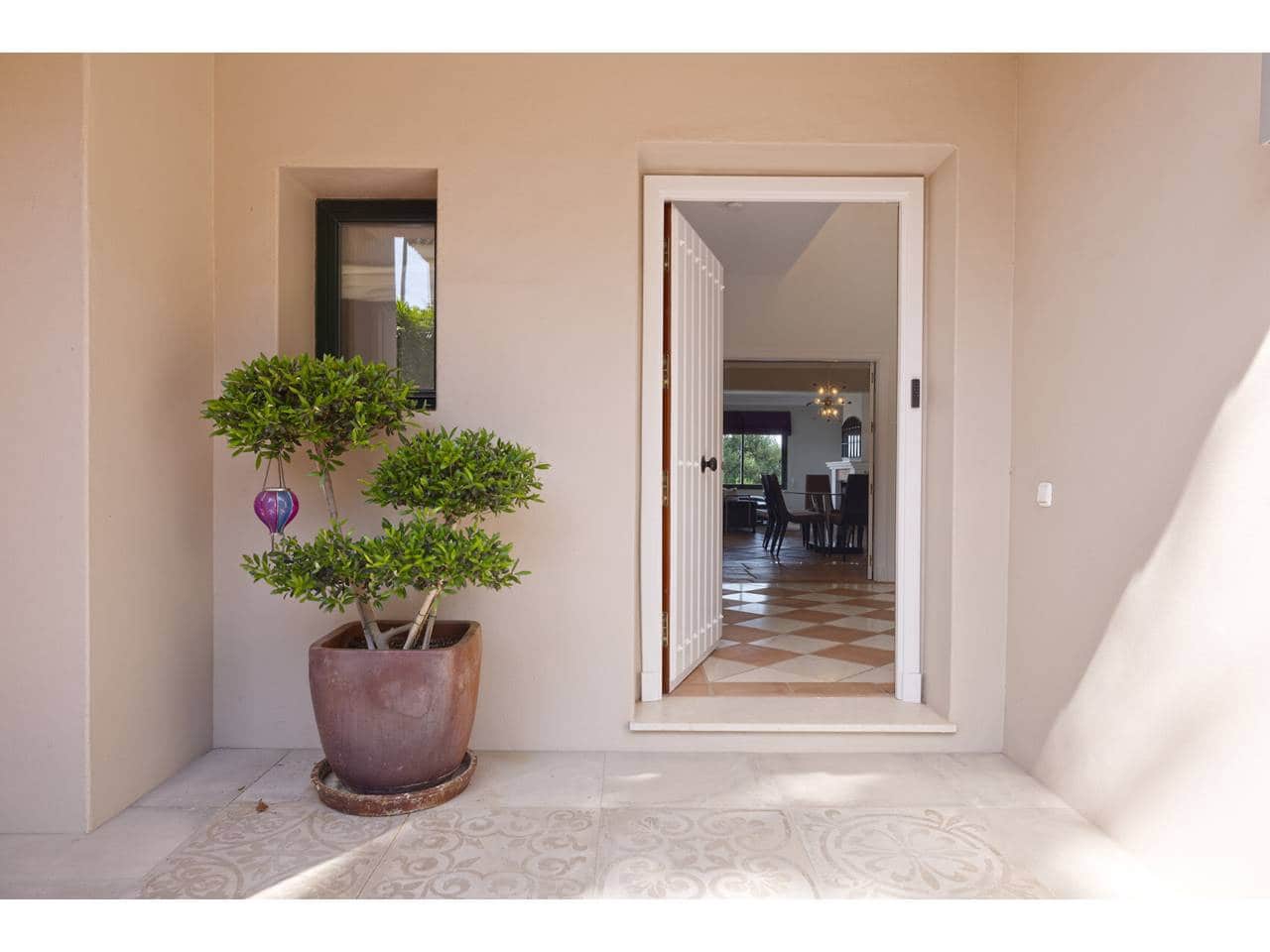 4 bedroom Villa for sale in Sotogrande with pool garage - € 1,698,000 (Ref: 9859020)