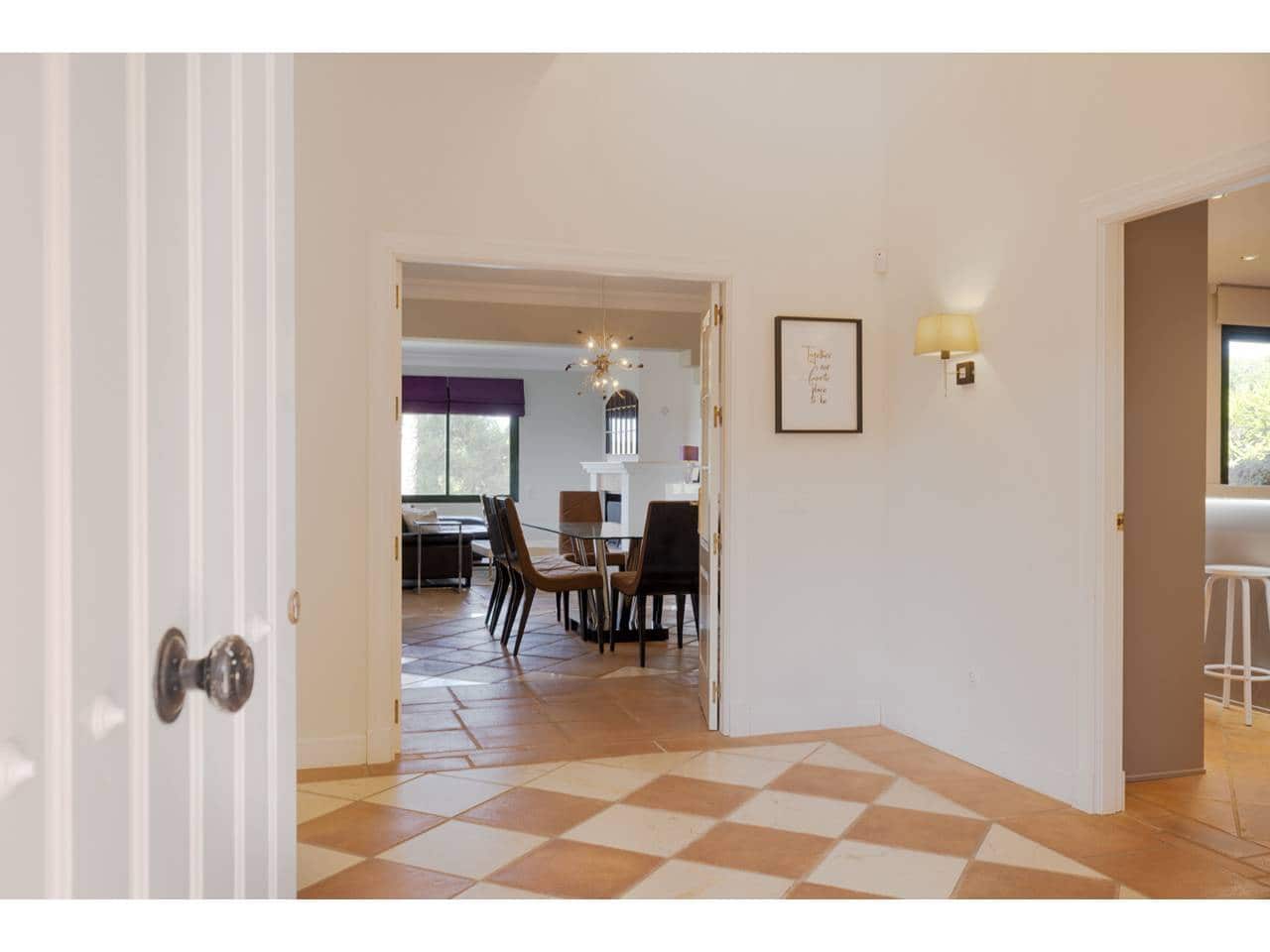 4 bedroom Villa for sale in Sotogrande with pool garage - € 1,698,000 (Ref: 9859020)