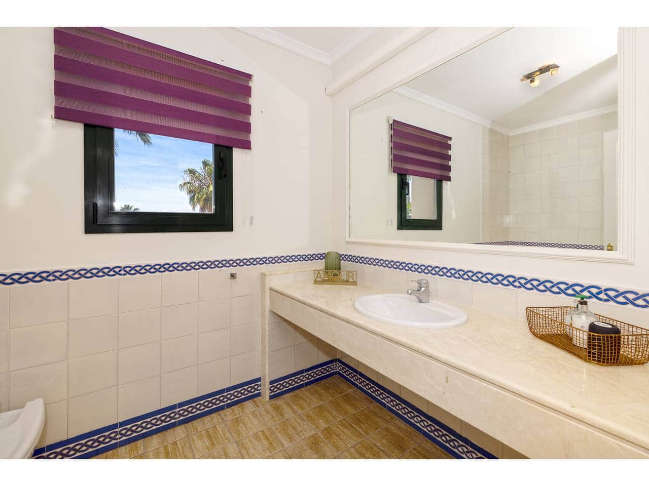 4 bedroom Villa for sale in Sotogrande with pool garage - € 1,698,000 (Ref: 9859020)