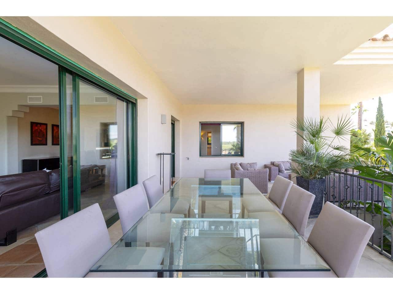 4 bedroom Villa for sale in Sotogrande with pool garage - € 1,698,000 (Ref: 9859020)
