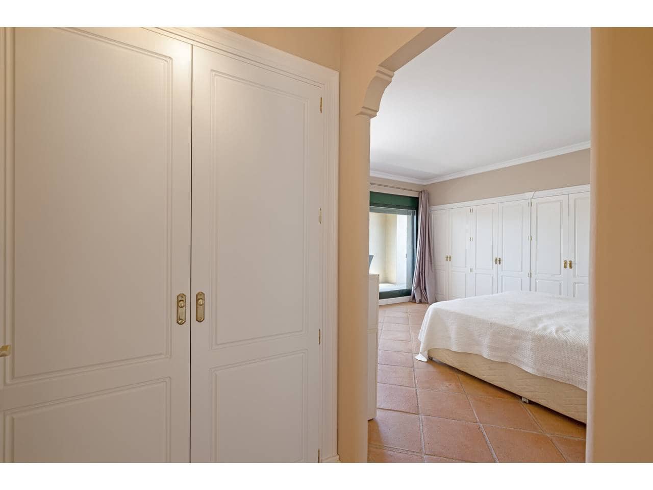 4 bedroom Villa for sale in Sotogrande with pool garage - € 1,698,000 (Ref: 9859020)