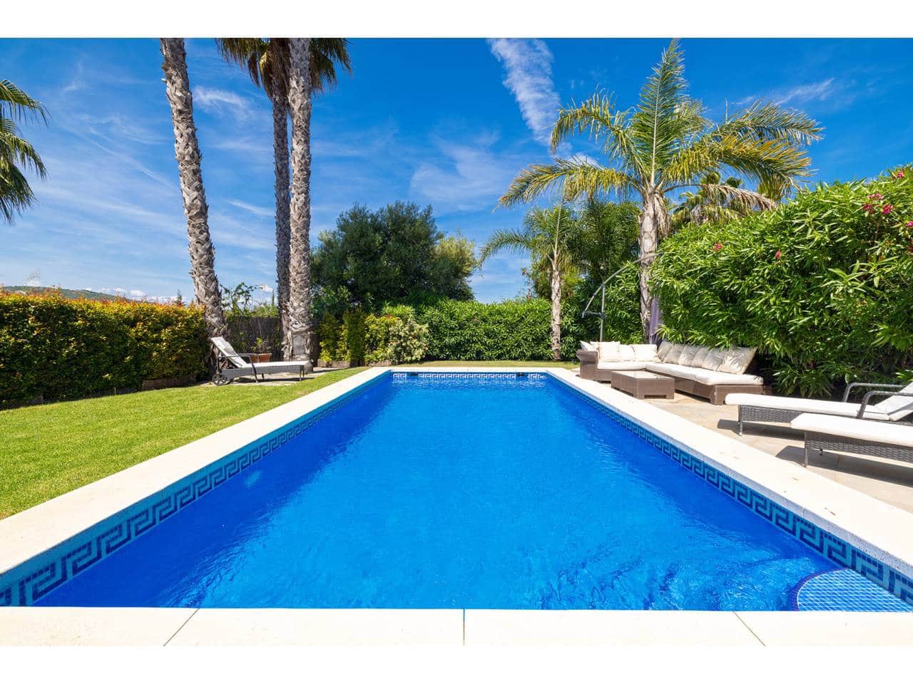 4 bedroom Villa for sale in Sotogrande with pool garage - € 1,698,000 (Ref: 9859020)