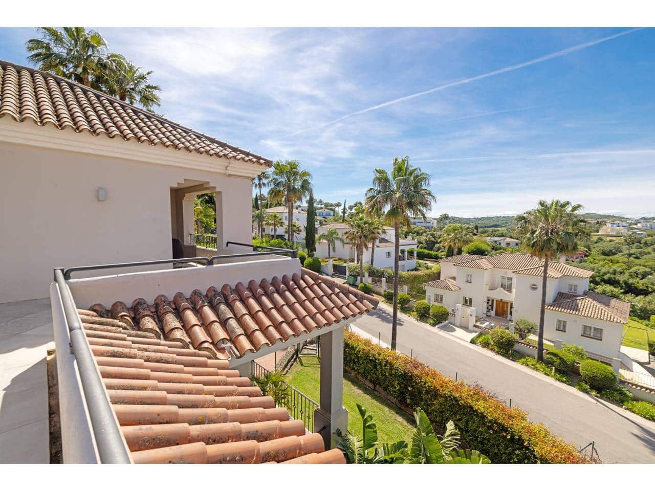 4 bedroom Villa for sale in Sotogrande with pool garage - € 1,698,000 (Ref: 9859020)