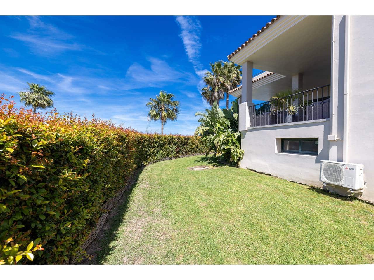 4 bedroom Villa for sale in Sotogrande with pool garage - € 1,698,000 (Ref: 9859020)