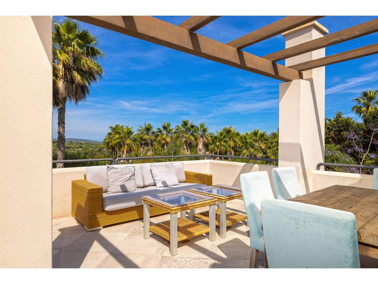 4 bedroom Villa for sale in Sotogrande with pool garage - € 1,698,000 (Ref: 9859020)