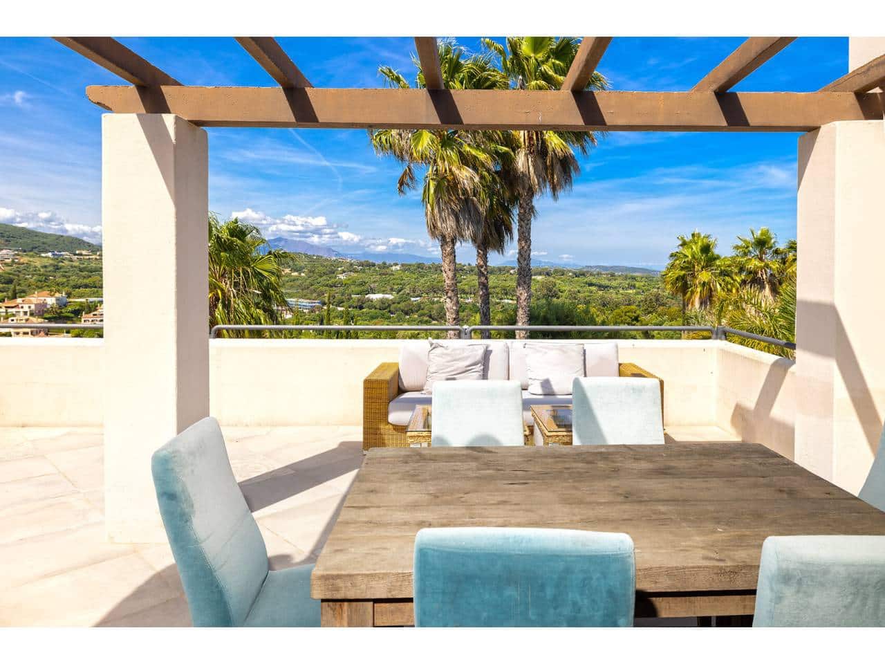 4 bedroom Villa for sale in Sotogrande with pool garage - € 1,698,000 (Ref: 9859020)